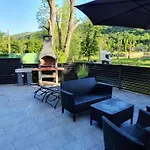 Dom wakacyjny Beautiful House With Large Terrace And Jacuzzi *