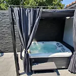 Beautiful House With Large Terrace And Jacuzzi *