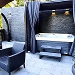 Beautiful House With Large Terrace And Jacuzzi * Bakarac