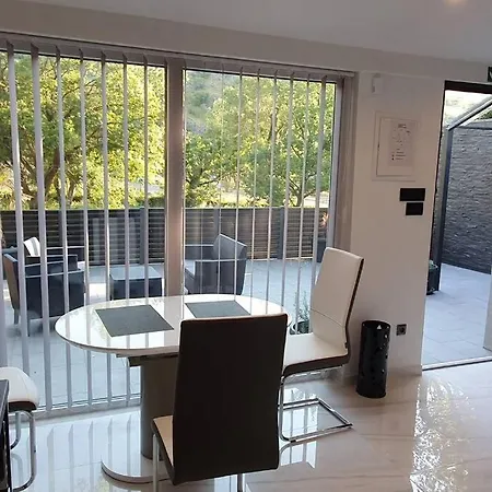 Beautiful House With Large Terrace And Jacuzzi