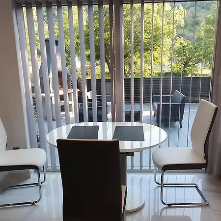Beautiful House With Large Terrace And Jacuzzi Bakarac