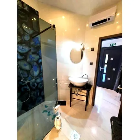 Beautiful House With Large Terrace And Jacuzzi Bakarac