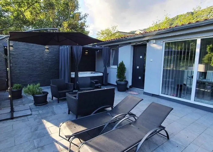 度假居 Beautiful House With Large Terrace And Jacuzzi