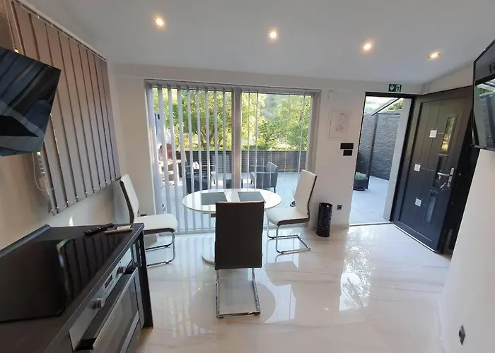 펜션 Beautiful House With Large Terrace And Jacuzzi 바카락